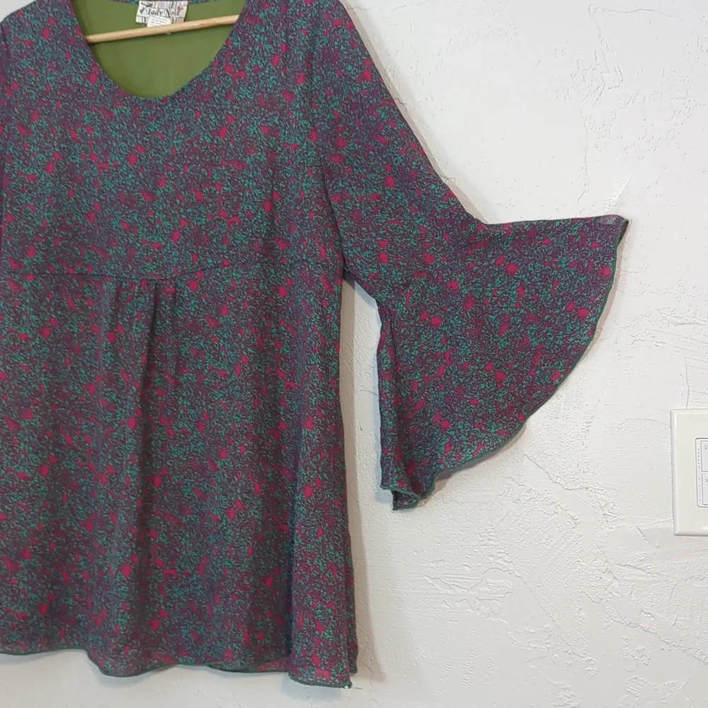 LadyNoiz Colorful Funky Artsy Retro MCM Floral Boho Hippie Bell Sleeve Tunic Top - Picture 3 of 7